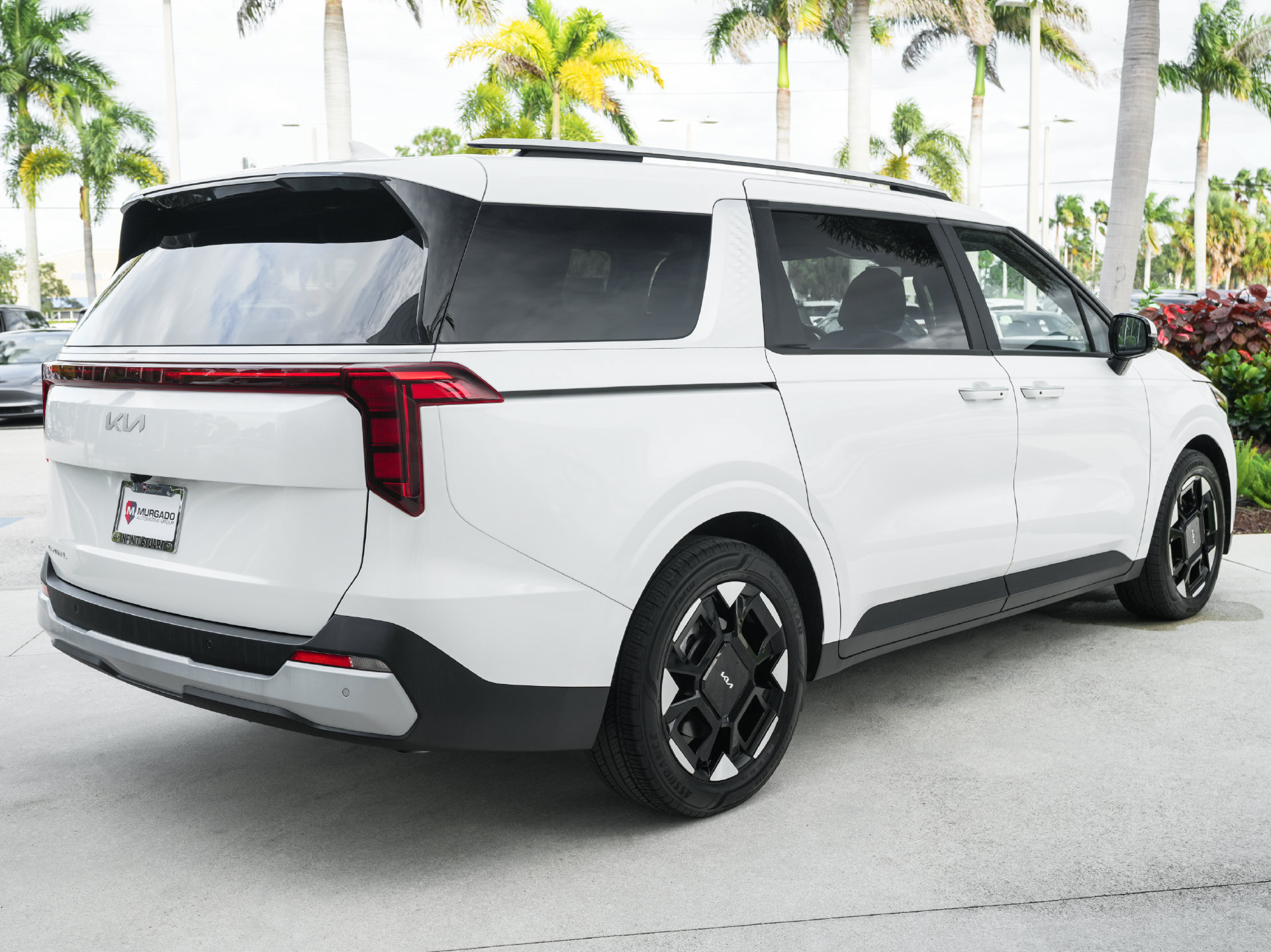 Used 2026 Kia Carnival EX FWD image 32