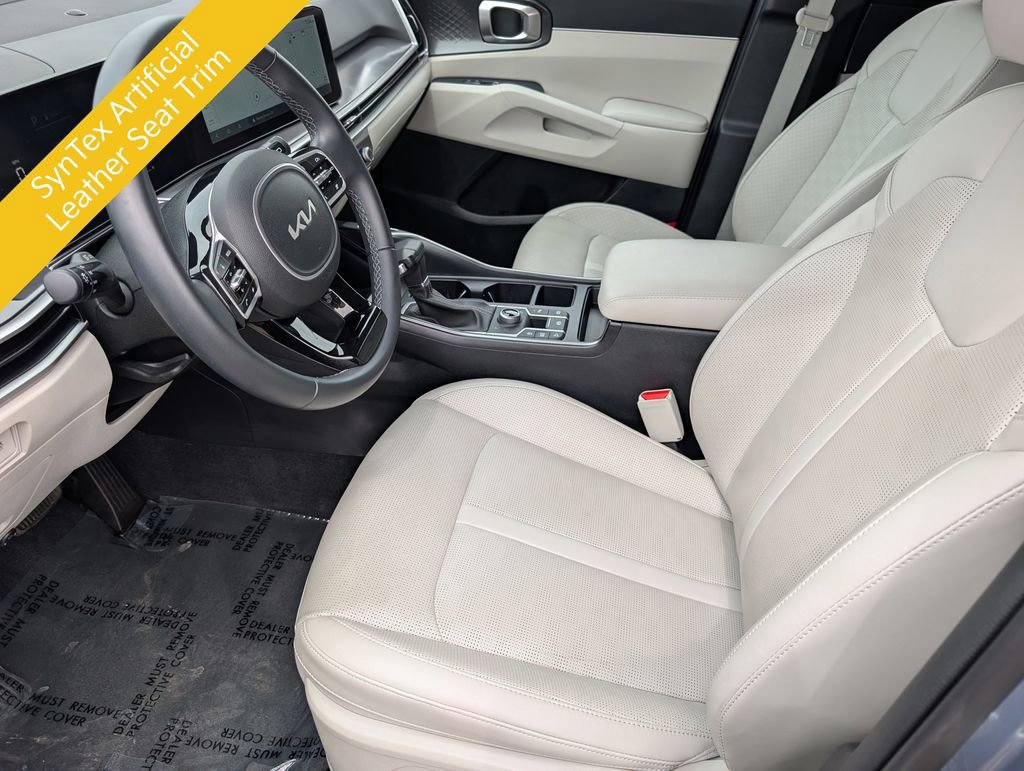 Certified 2025 Kia Sorento S w/ Panoramic Sunroof Package AWD/4WD image 15
