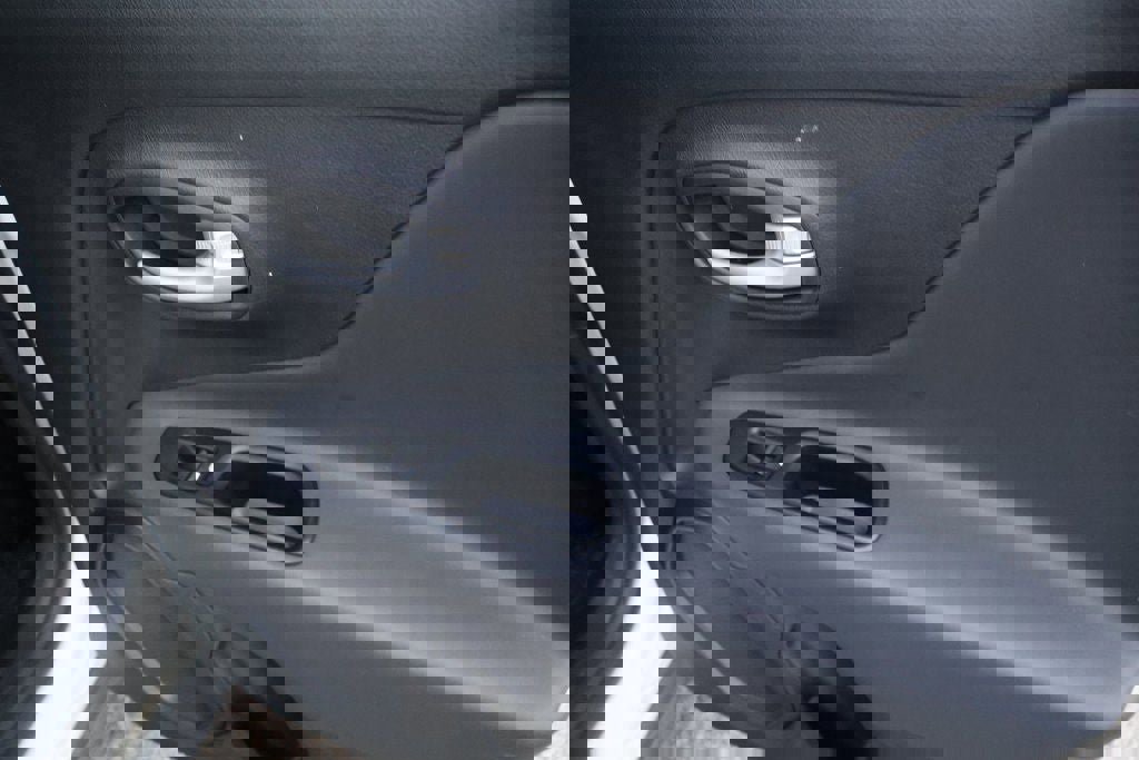 Used 2023 Jeep Renegade Latitude image 15