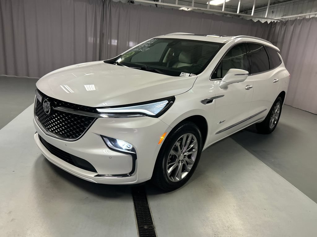 Used 2022 Buick Enclave Avenir FWD image 3