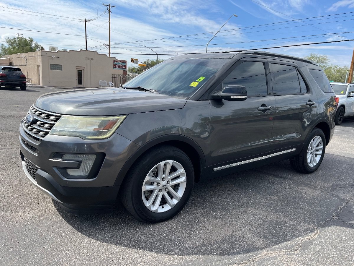 Used 2016 Ford Explorer XLT w/ Equipment Group 202A FWD image 10