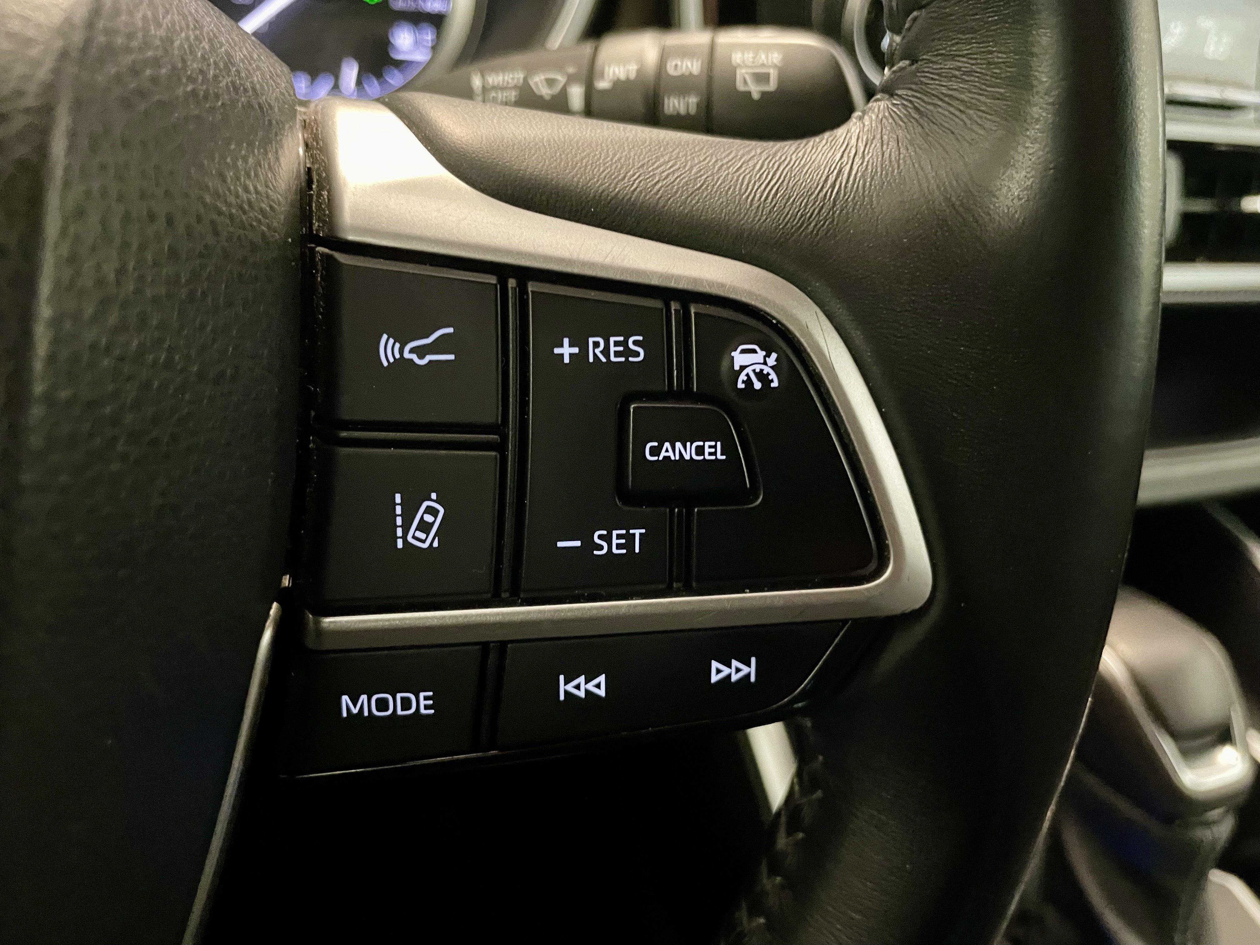 Used 2023 Toyota Highlander XSE AWD/4WD image 22