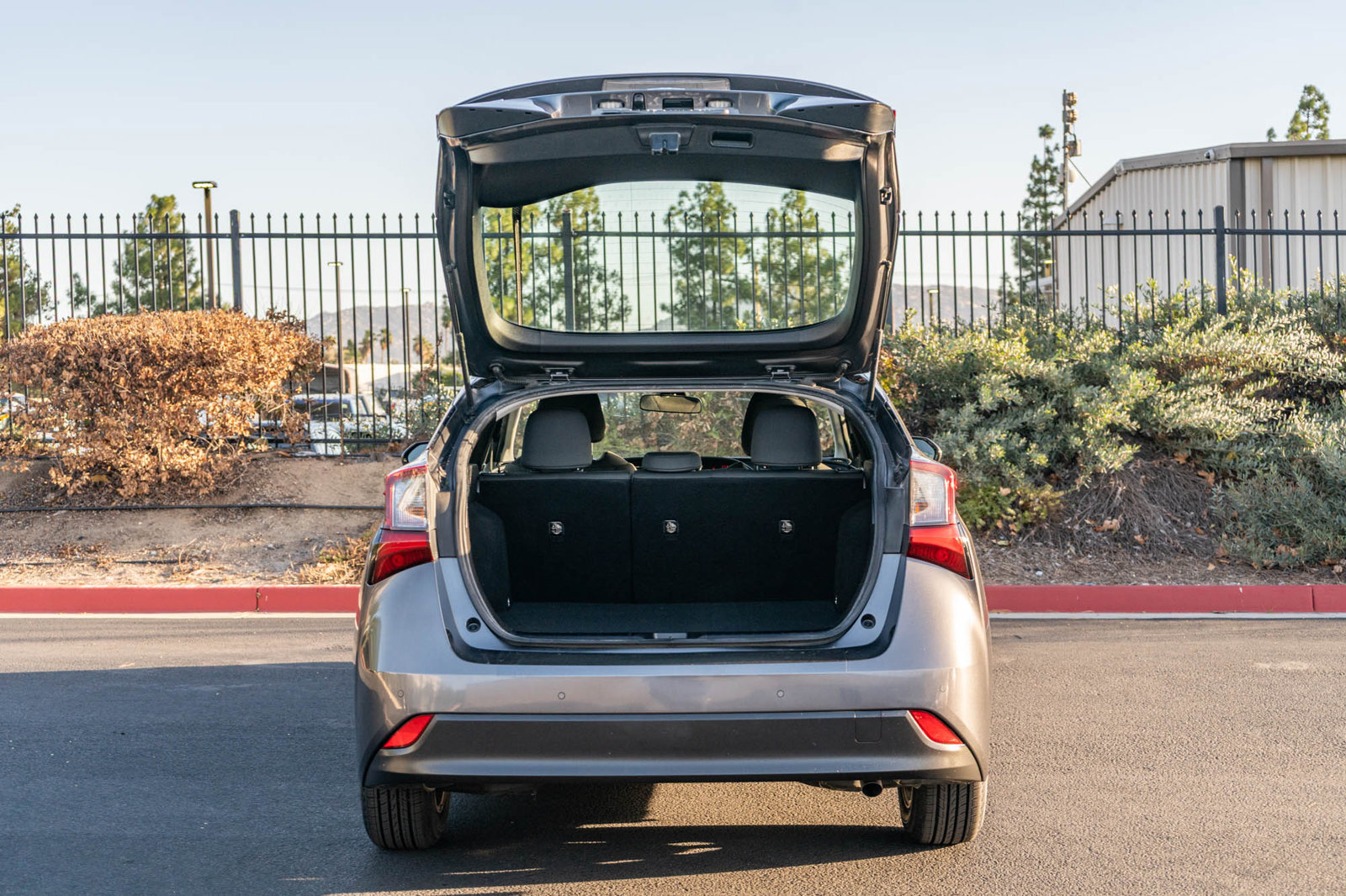 Used 2019 Toyota Prius LE w/ Carpet Mat Package FWD image 22