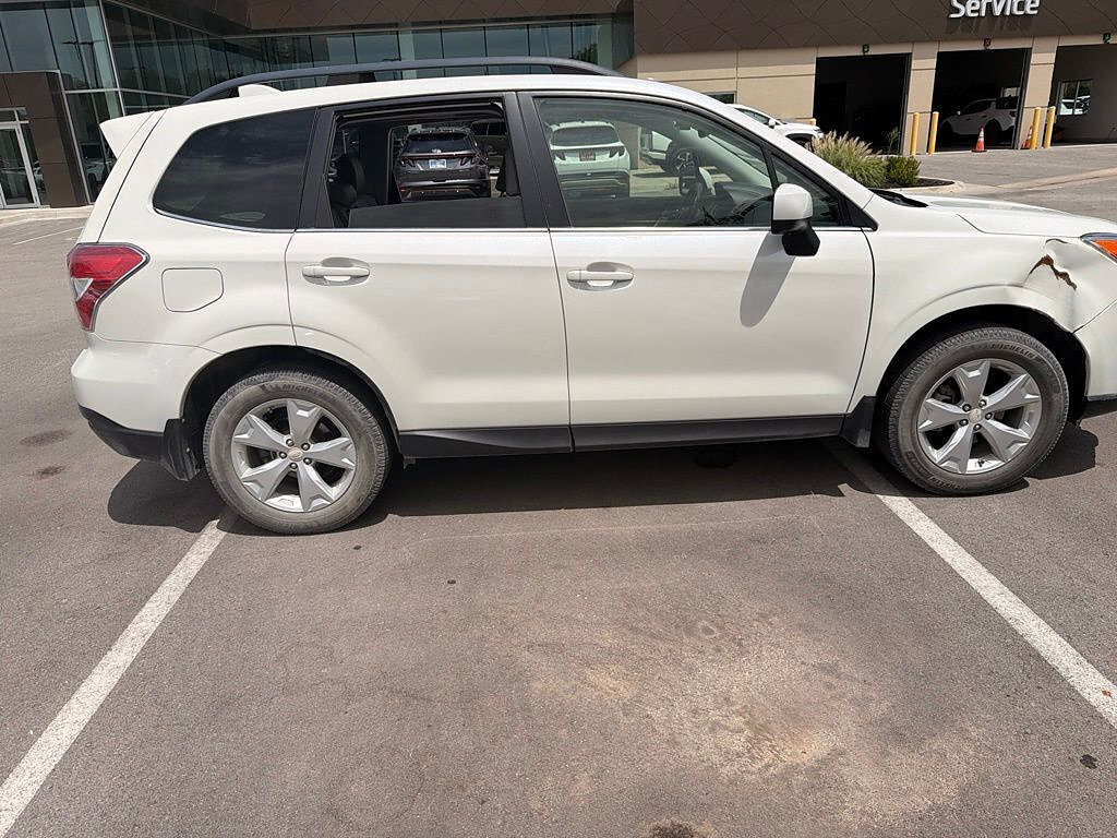 Used 2016 Subaru Forester 2.5i Limited AWD/4WD image 4