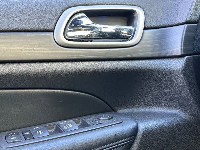 Used 2022 Jeep Grand Cherokee Laredo X image 23