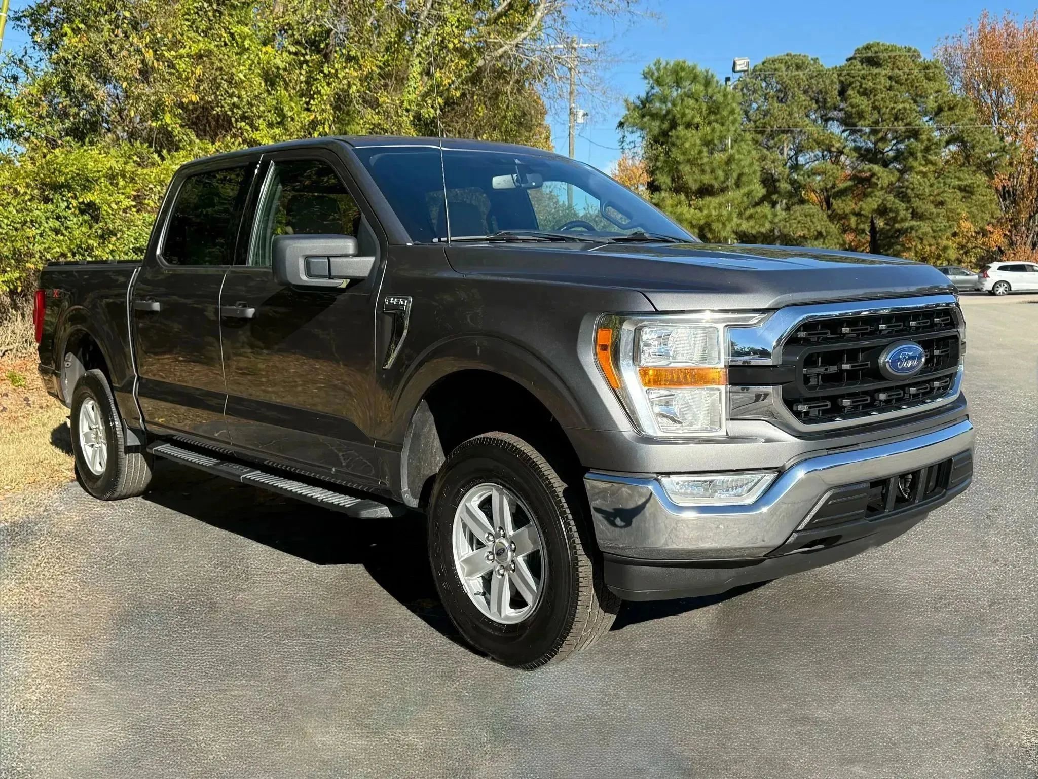Used 2022 Ford F150 XLT w/ Equipment Group 301A Mid AWD/4WD image 9