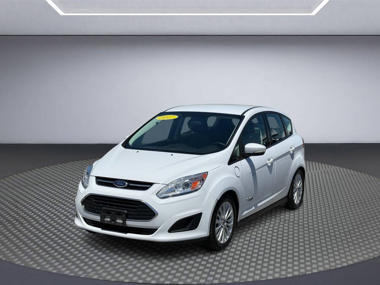 Used 2017 Ford C-MAX Energi SE w/ Interior Protection Package FWD image 3