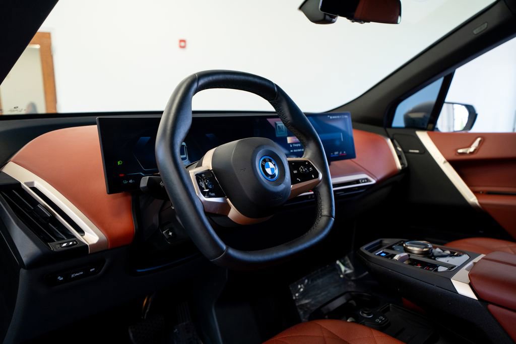 Used 2024 BMW iX xDrive50 w/ Sport Package AWD/4WD image 24