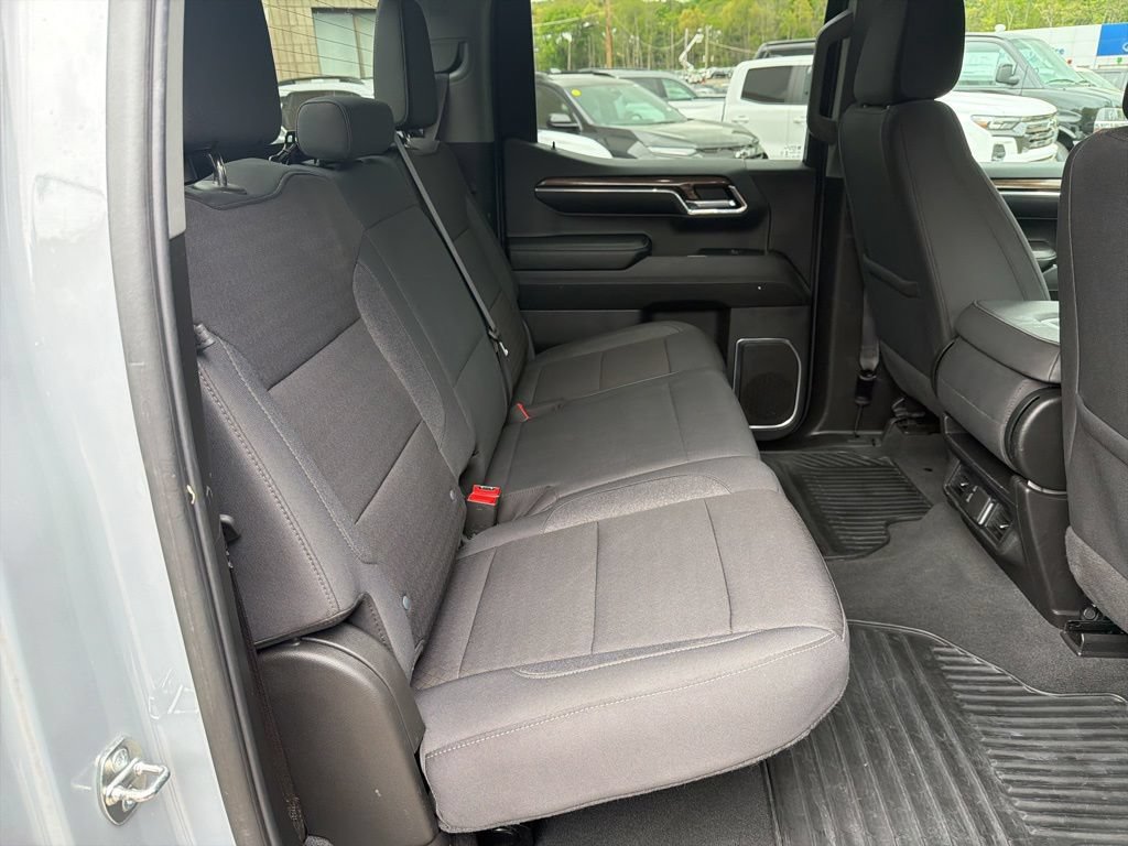 Used 2024 Chevrolet Silverado 1500 LT AWD/4WD image 18