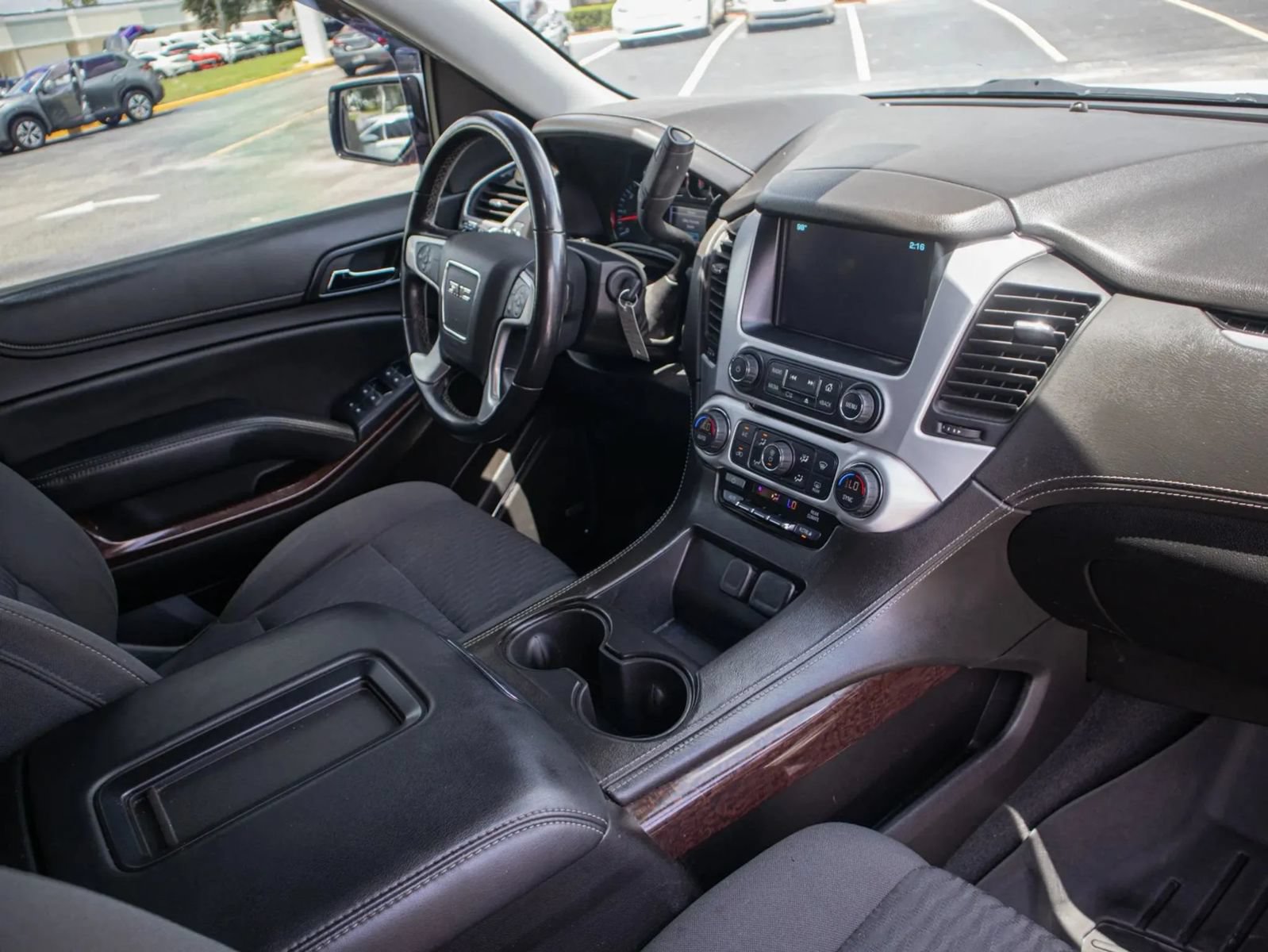 Used 2020 GMC Yukon SLE AWD/4WD image 17