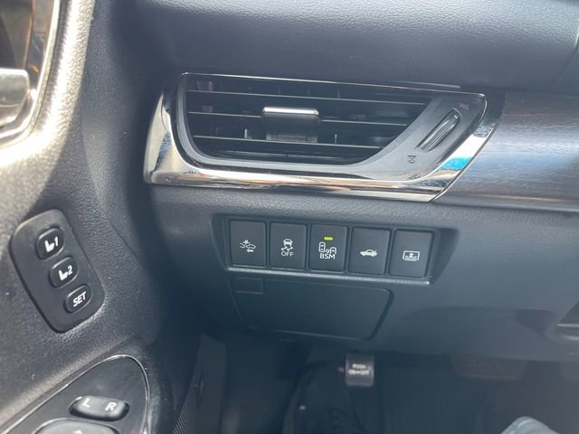 Used 2018 Toyota Avalon Limited w/ All Weather Liner Package FWD image 17