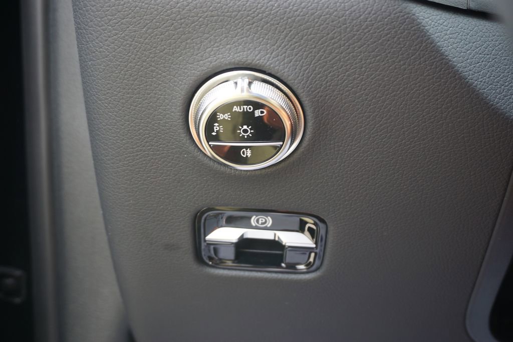 Certified 2025 Mercedes-Benz GLC 350e 4MATIC image 24