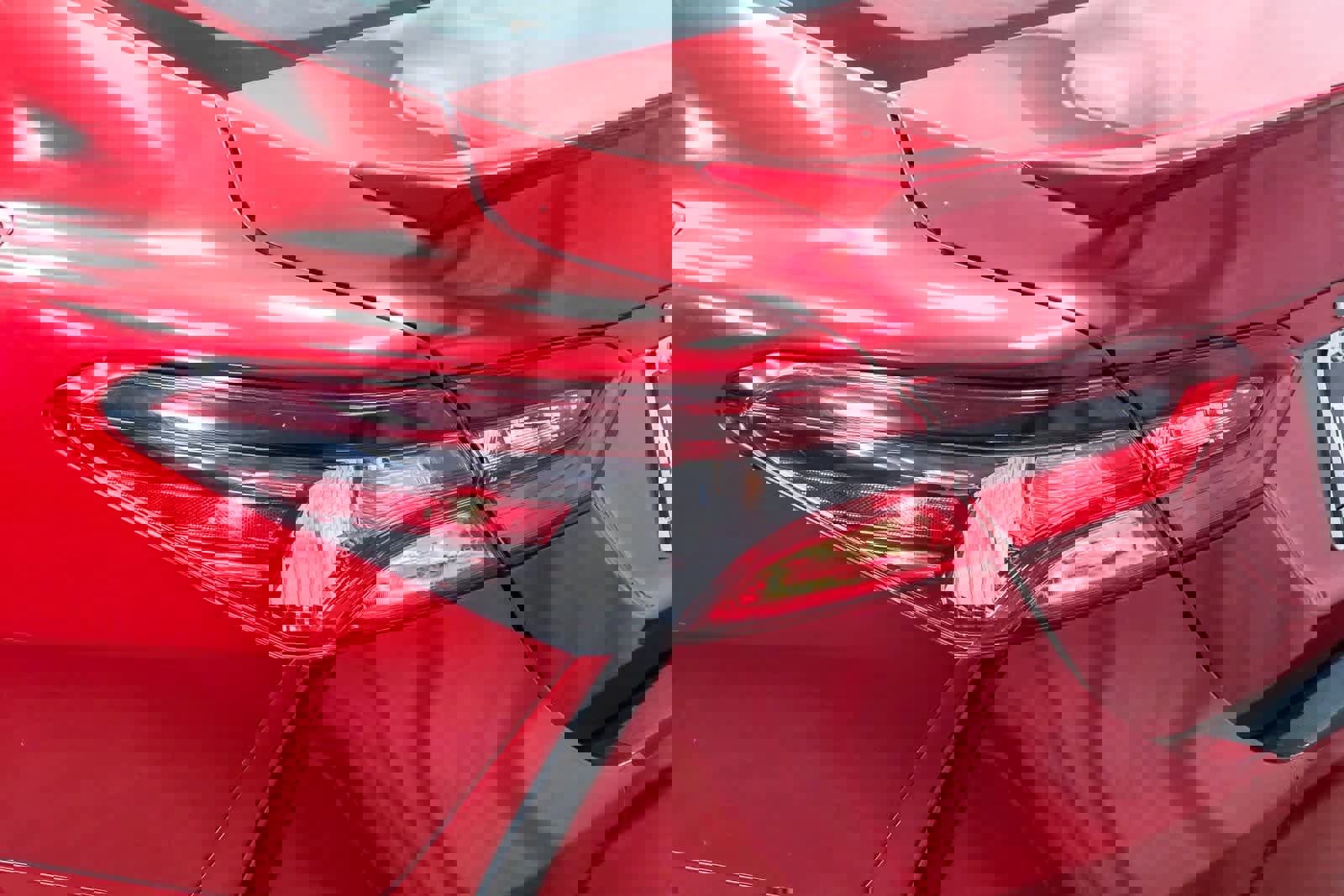 Used 2022 Toyota Camry SE image 7