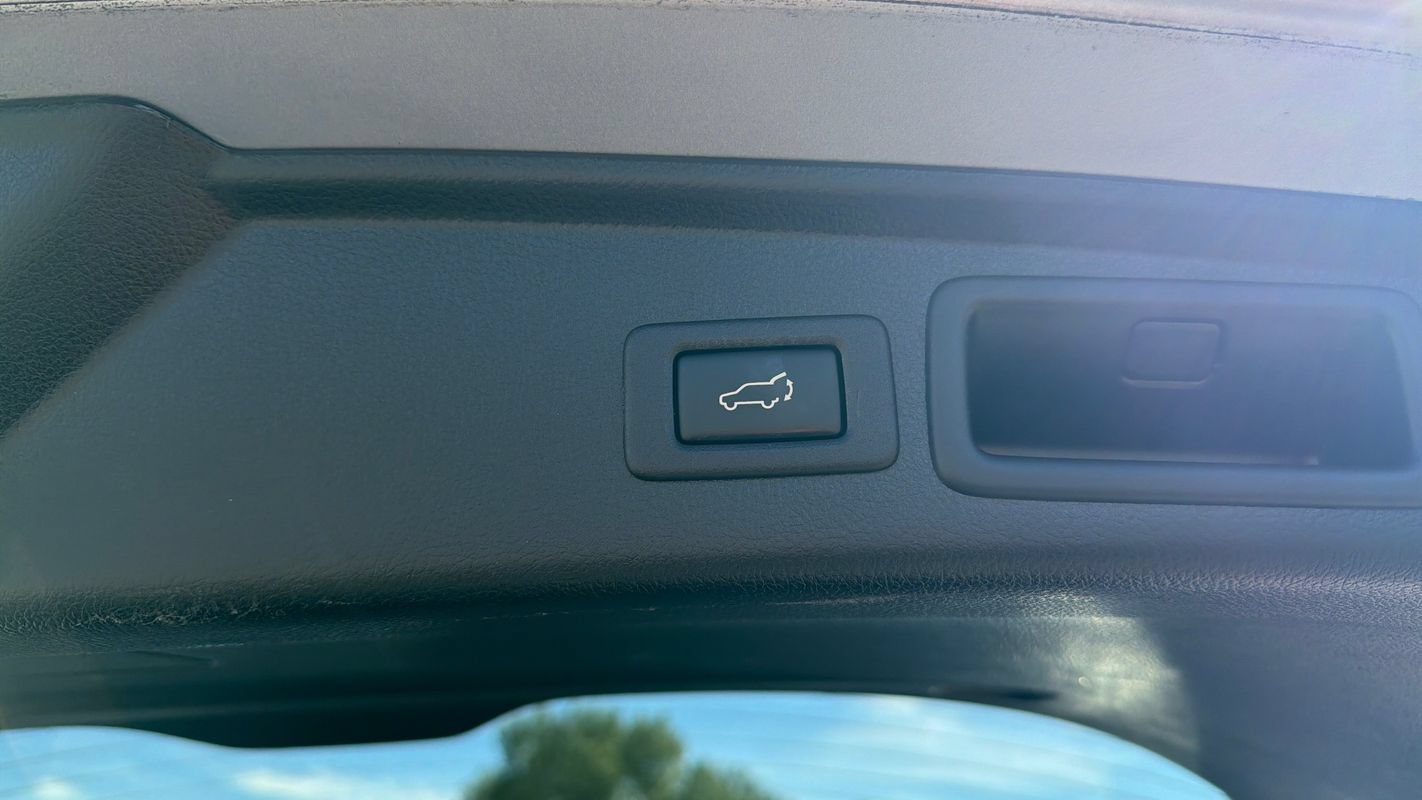 Used 2017 Subaru Forester 2.5i Limited w/ Popular Package #2 AWD/4WD image 24