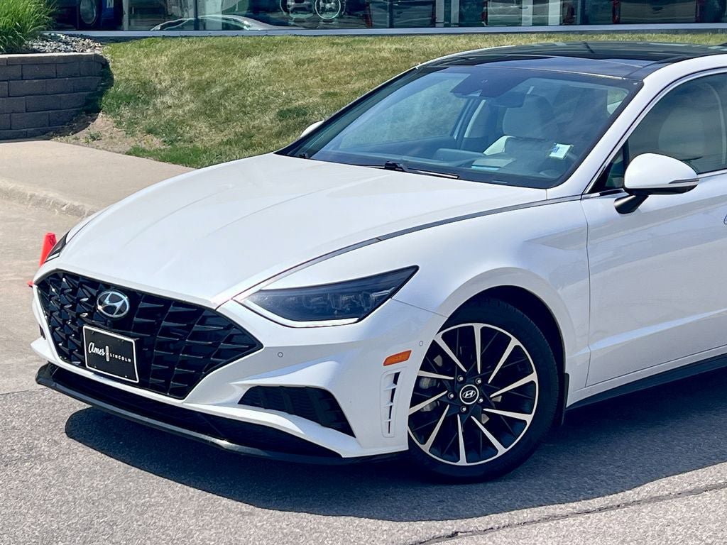 Used 2022 Hyundai Sonata Limited FWD image 2
