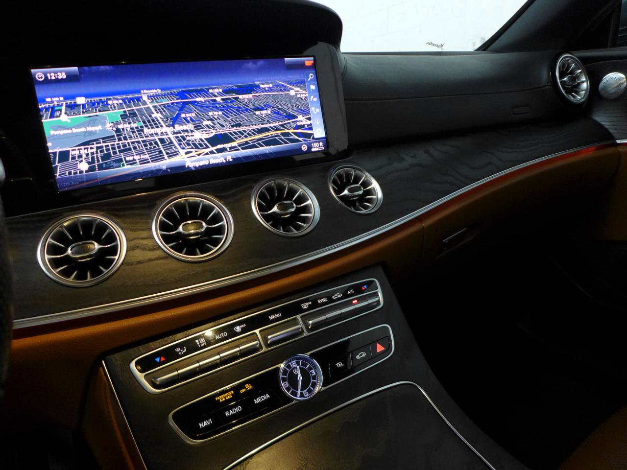 Used 2018 Mercedes-Benz E 400 4MATIC Cabriolet image 30