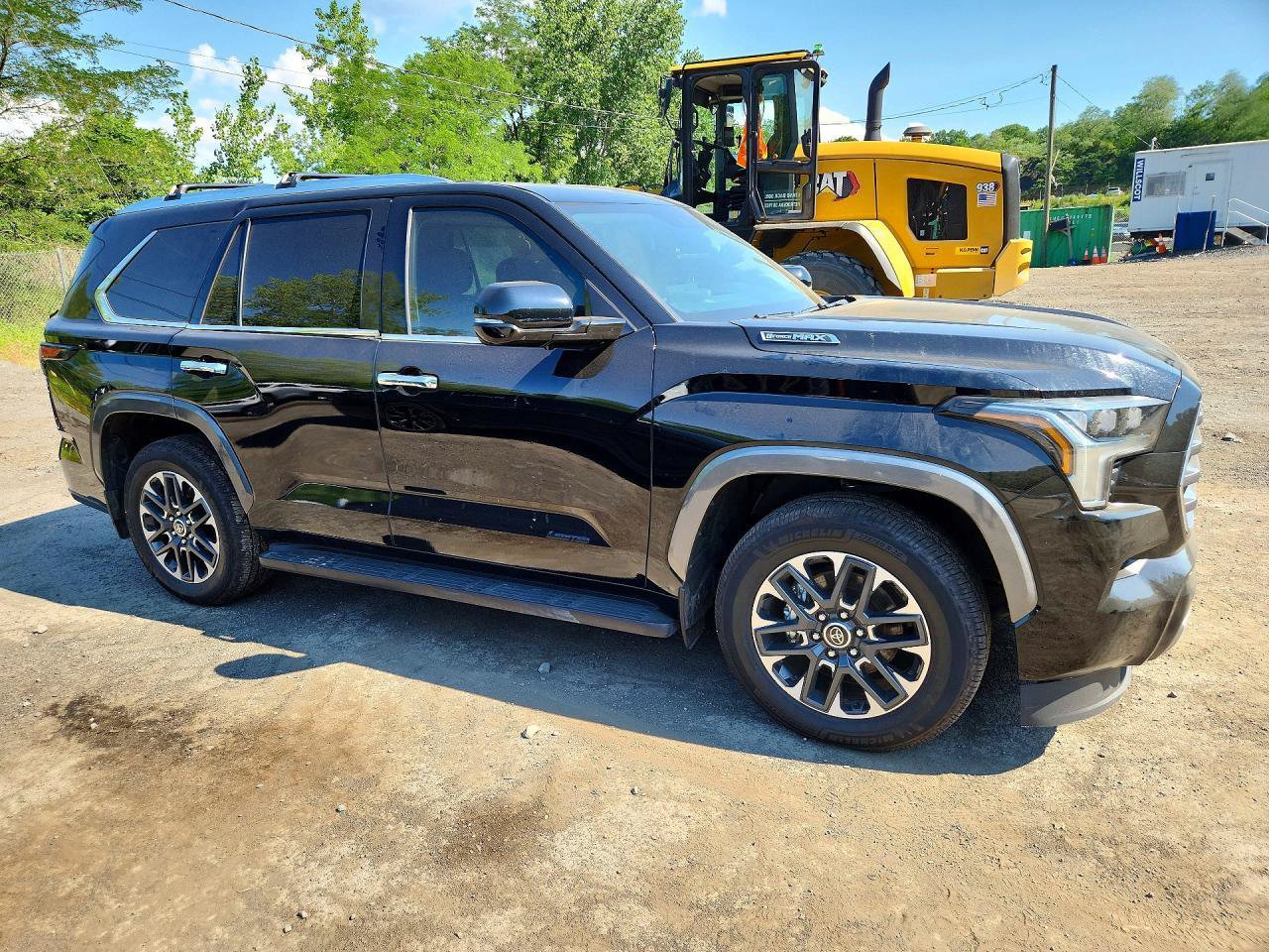 Used 2024 Toyota Sequoia Limited w/ Tow Technology Package AWD/4WD image 1