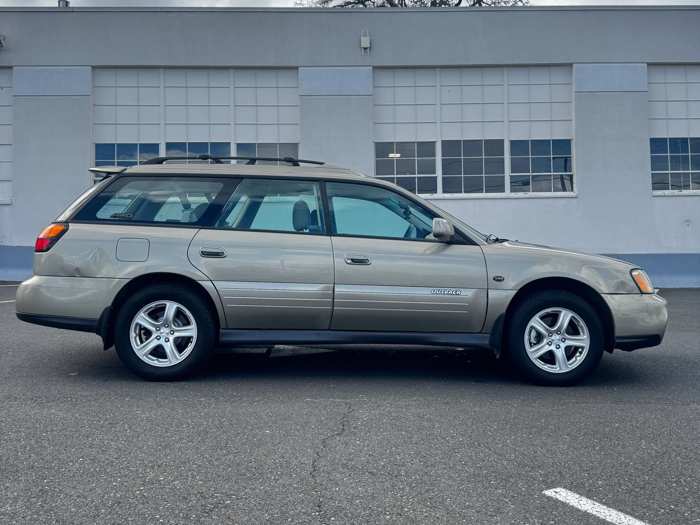 Used 2004 Subaru Outback H6 L.L. Bean Edition image 3