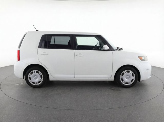Used 2009 Scion xB FWD image 8