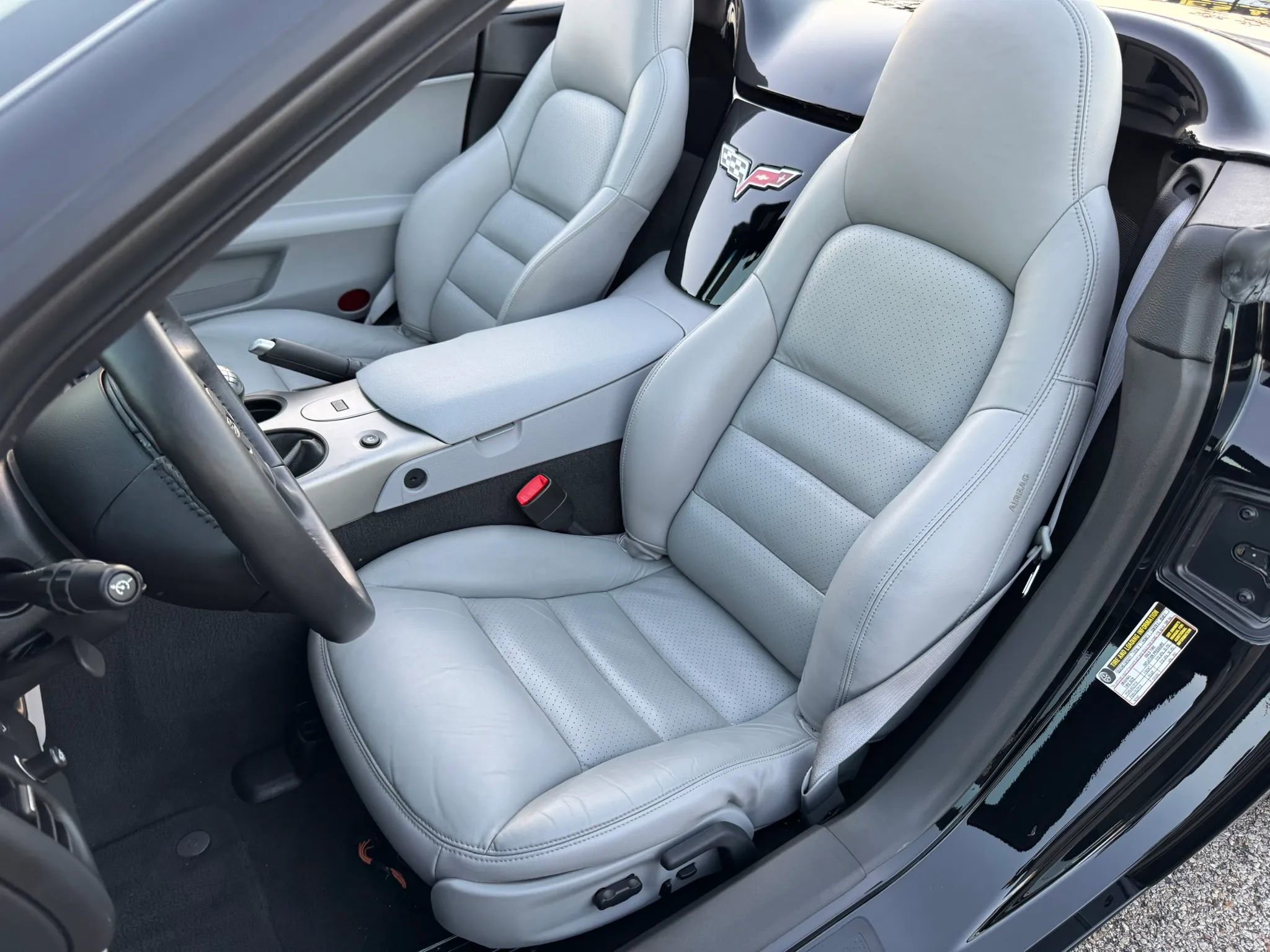 Used 2005 Chevrolet Corvette Convertible 2D w/ Preferred Equipment Group RWD image 23