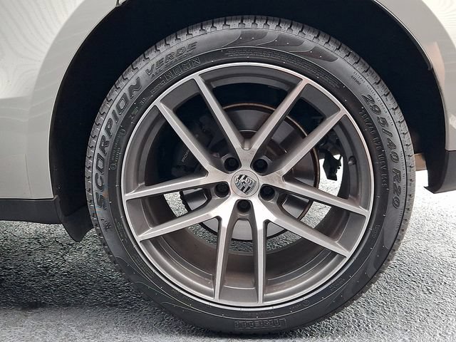 Certified 2024 Porsche Macan AWD/4WD image 14