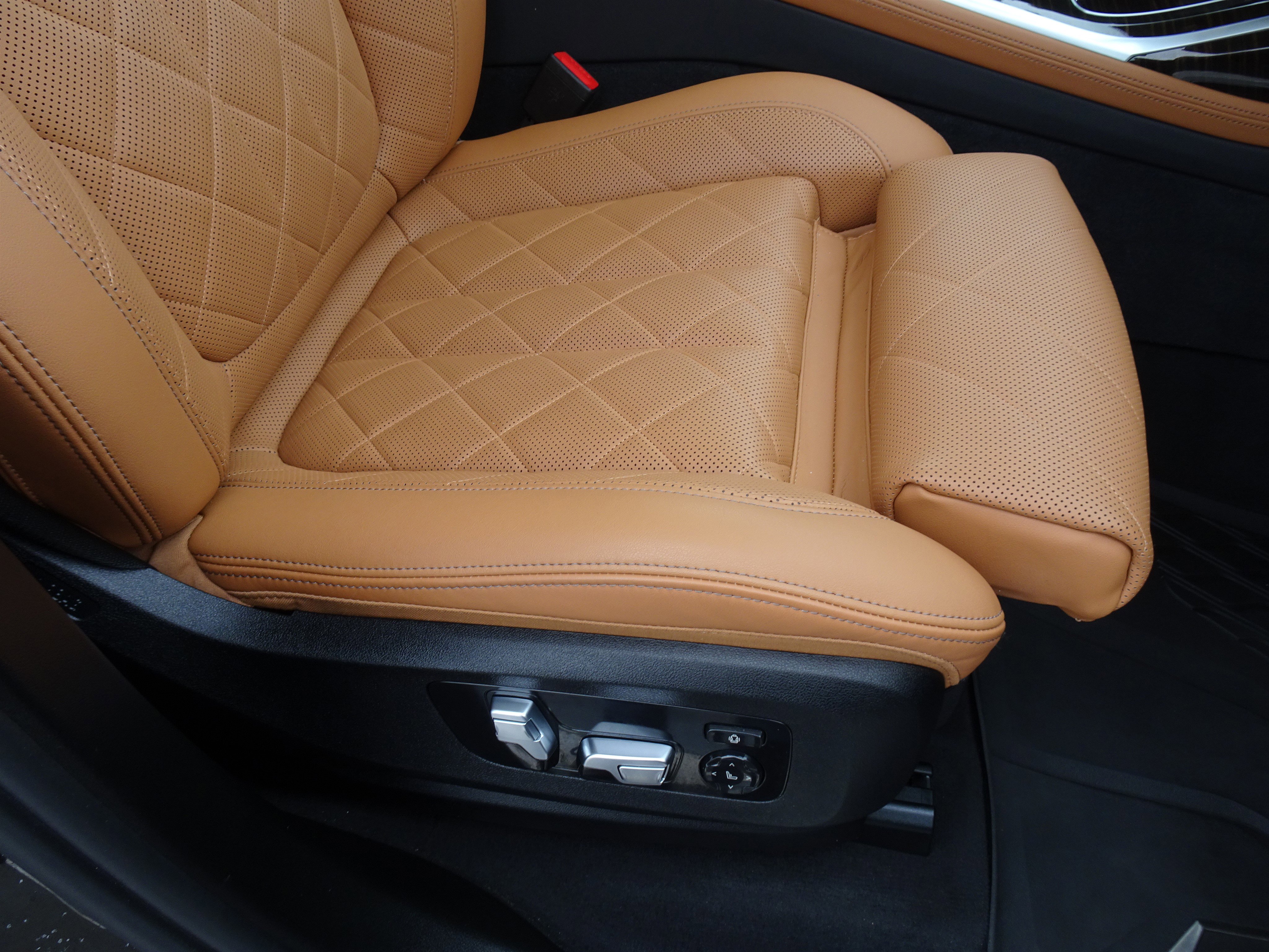 Used 2023 BMW X7 xDrive40i w/ Premium Package image 31