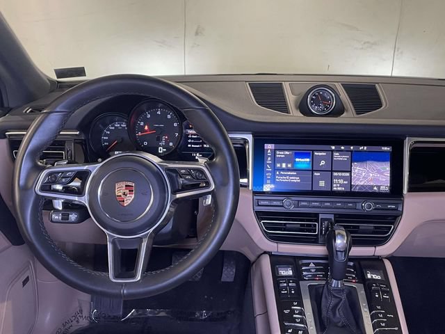 Certified 2020 Porsche Macan AWD/4WD image 27