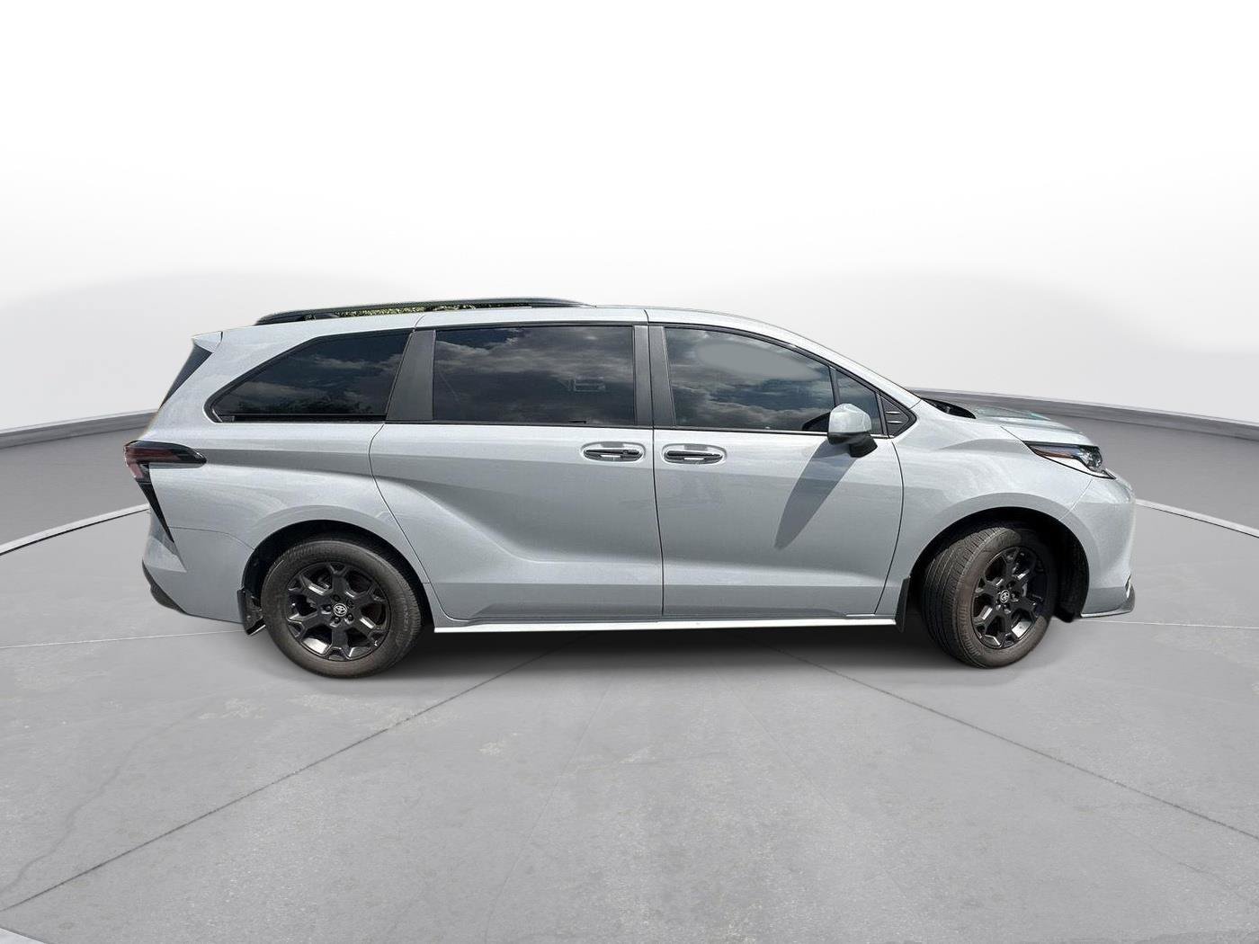 Certified 2025 Toyota Sienna XLE Woodland Edition AWD/4WD image 5