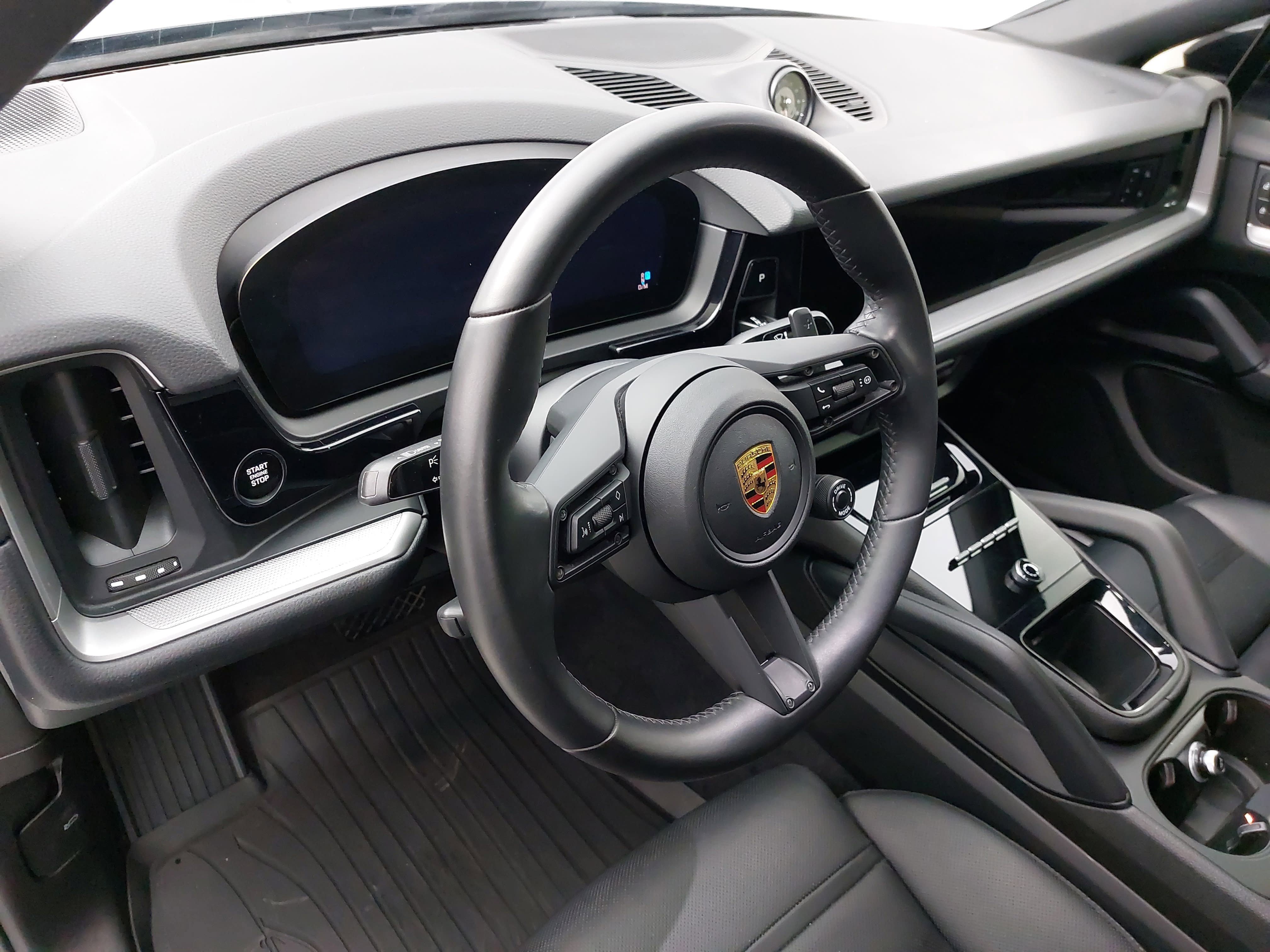 Certified 2024 Porsche Cayenne Coupe AWD/4WD image 4