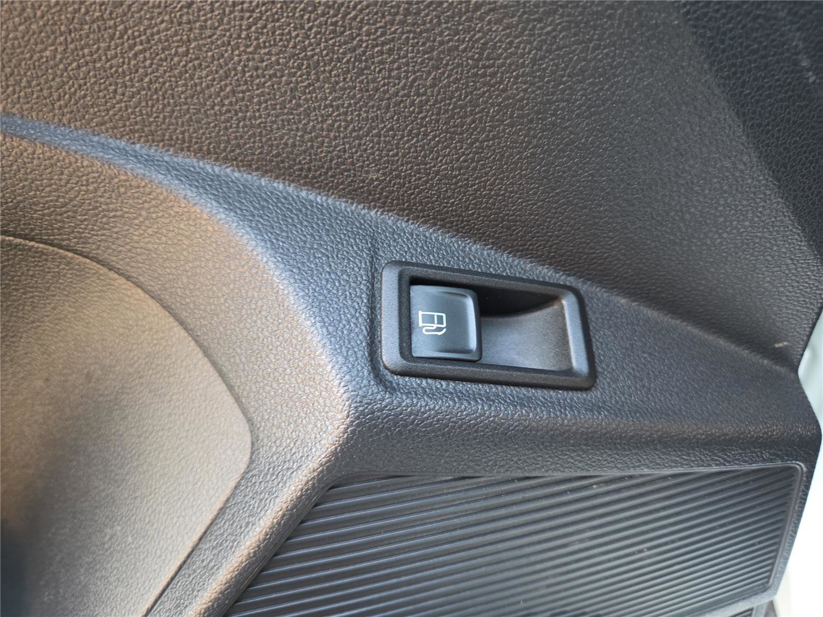 Used 2022 Volkswagen Taos SE image 14