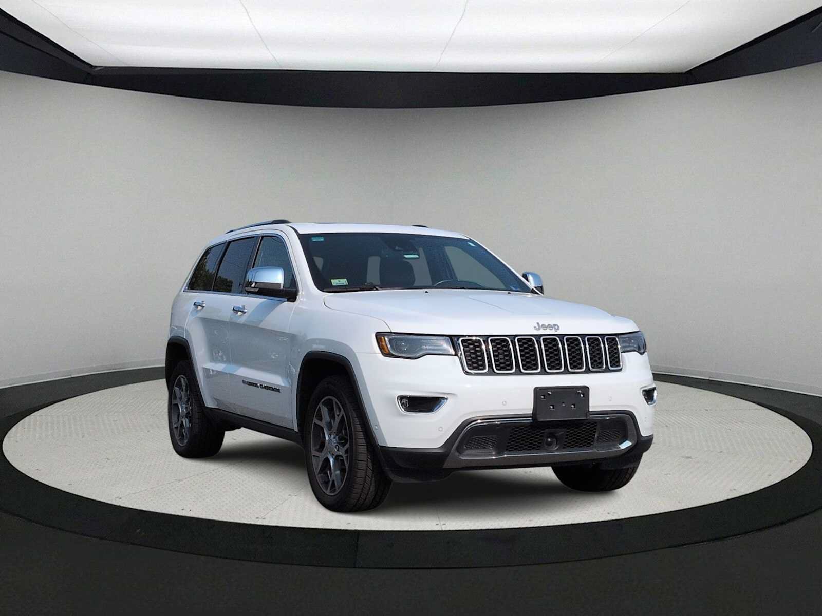 Used 2022 Jeep Grand Cherokee Limited w/ Tech Group AWD/4WD image 2