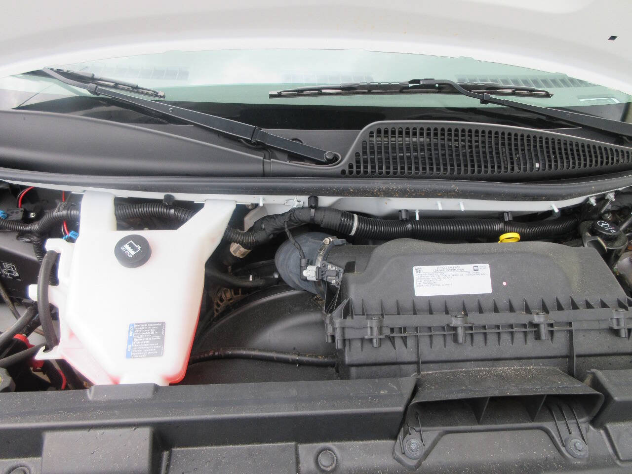 Used 2024 Chevrolet Express 2500 w/ Driver Convenience Package RWD image 15