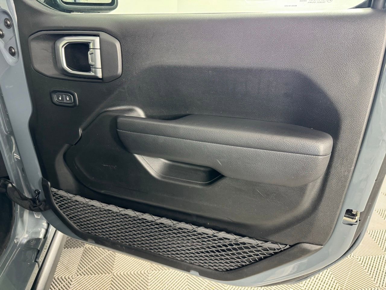 Used 2025 Jeep Wrangler Unlimited Rubicon image 30