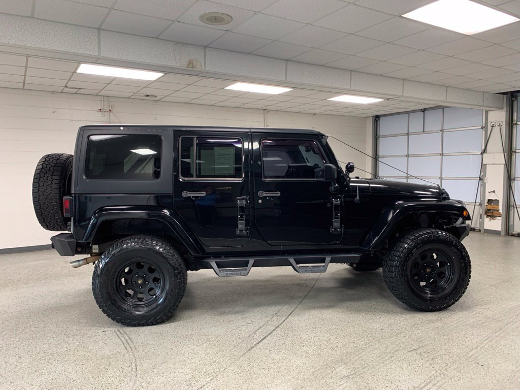 Used 2013 Jeep Wrangler Unlimited Sahara w/ Dual Top Group AWD/4WD image 7