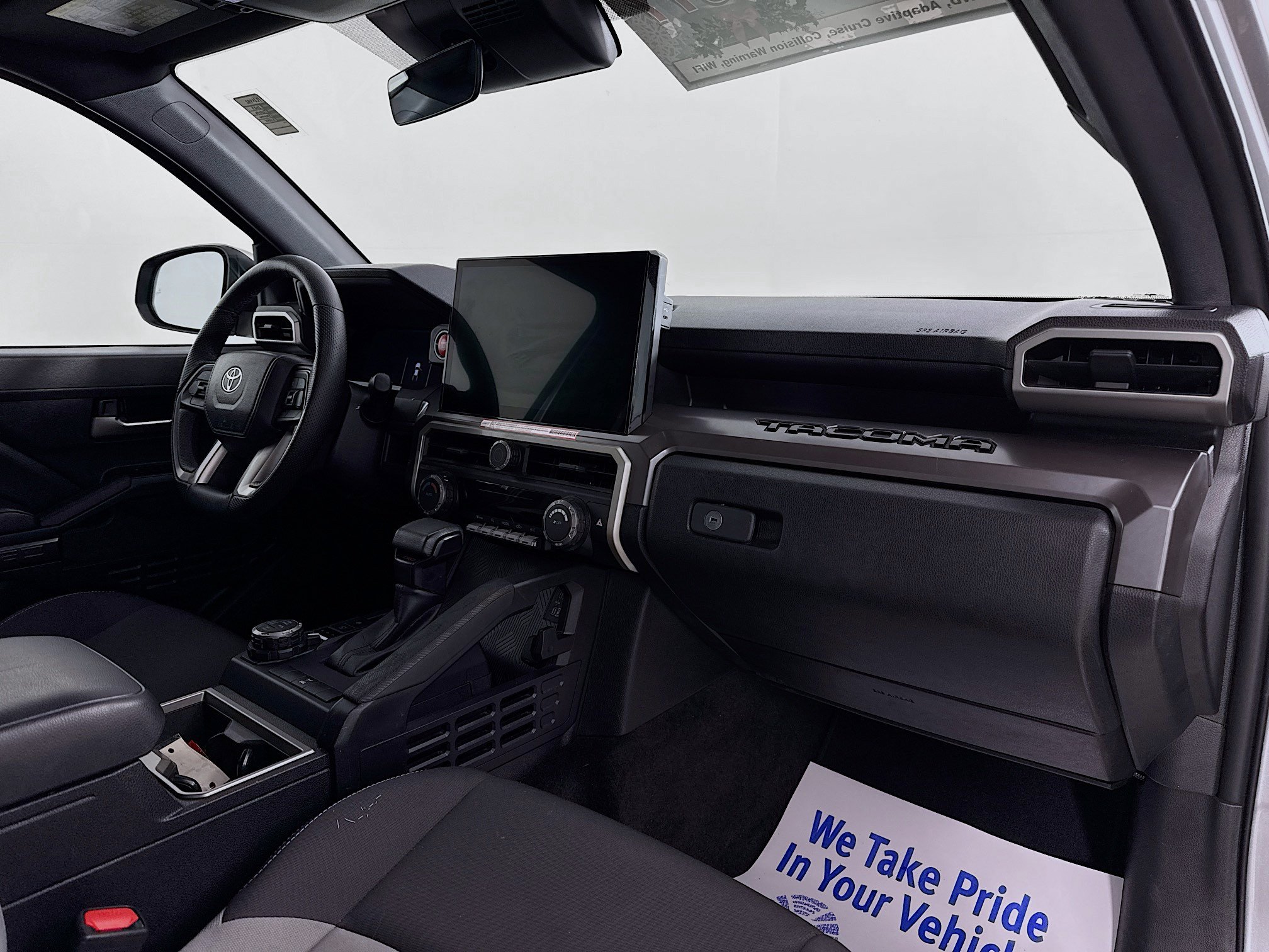Certified 2025 Toyota Tacoma TRD Off-Road AWD/4WD image 26