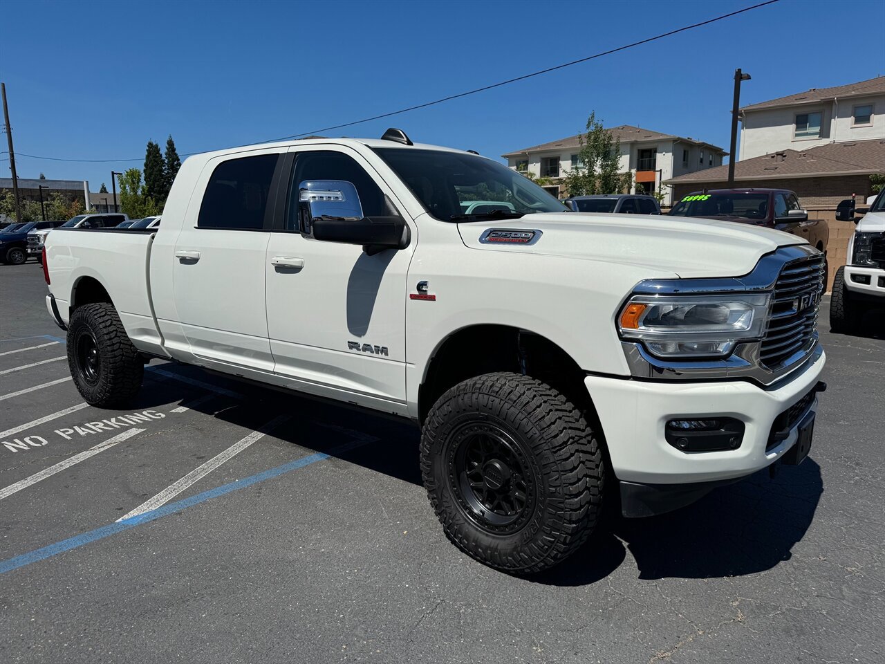 Used 2023 RAM 2500 Laramie AWD/4WD image 1