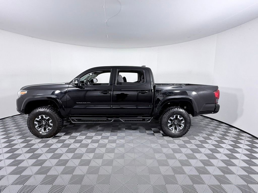 Used 2023 Toyota Tacoma SR5 w/ Technology Package image 7
