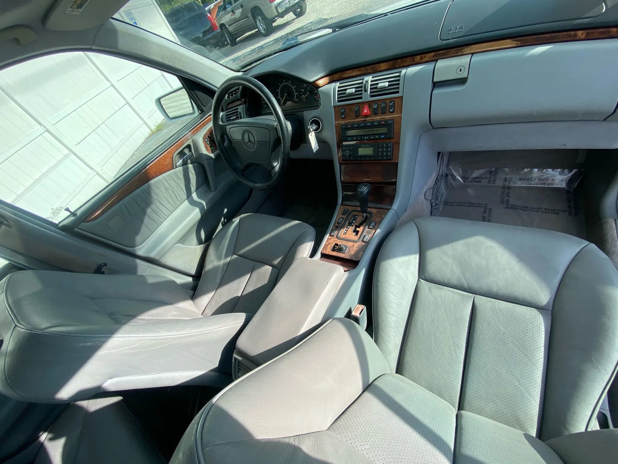 Used 1999 Mercedes-Benz E 320 Sedan image 9