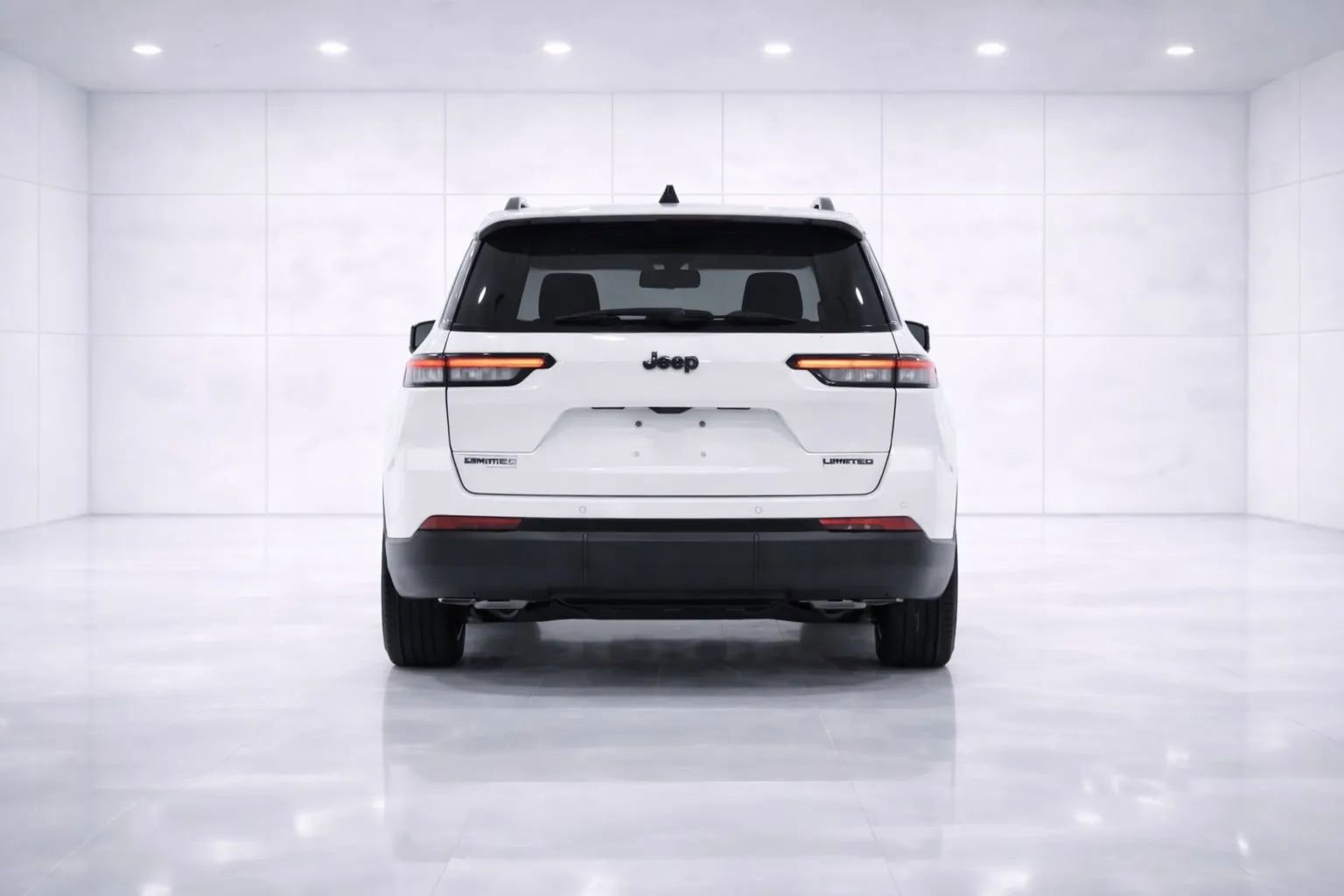 Used 2022 Jeep Grand Cherokee L Limited w/ Black Appearance Package image 4