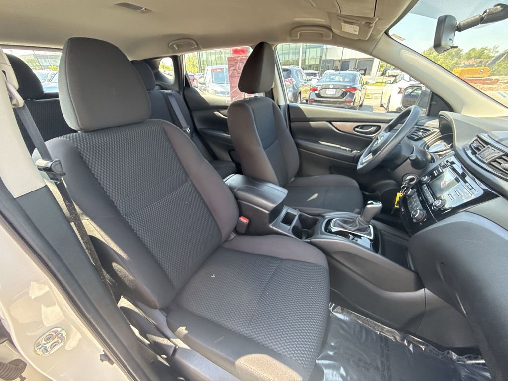Used 2018 Nissan Rogue Sport S AWD/4WD image 23