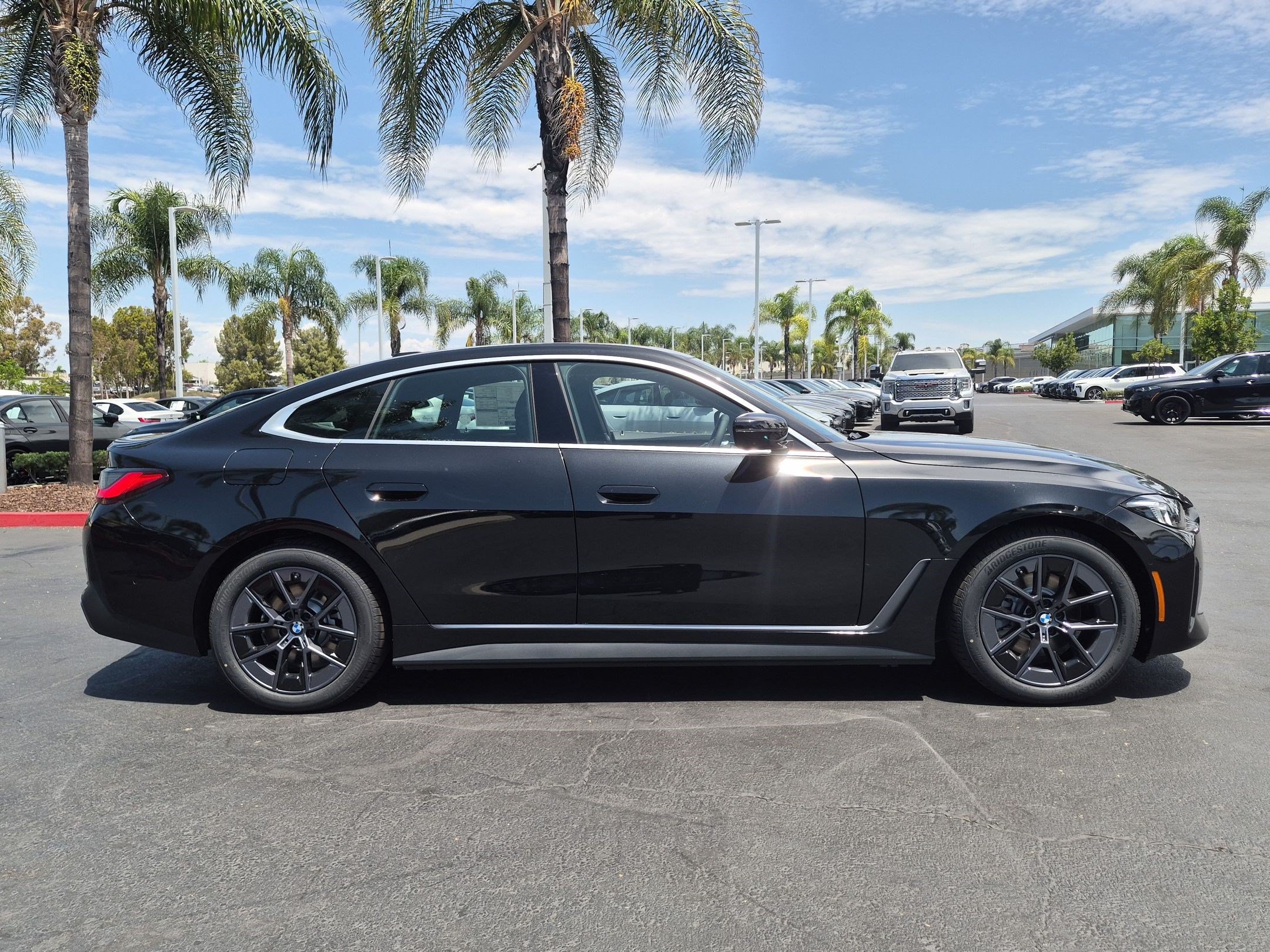 New 2026 BMW i4 eDrive40 w/ Parking Assistance Package RWD image 11