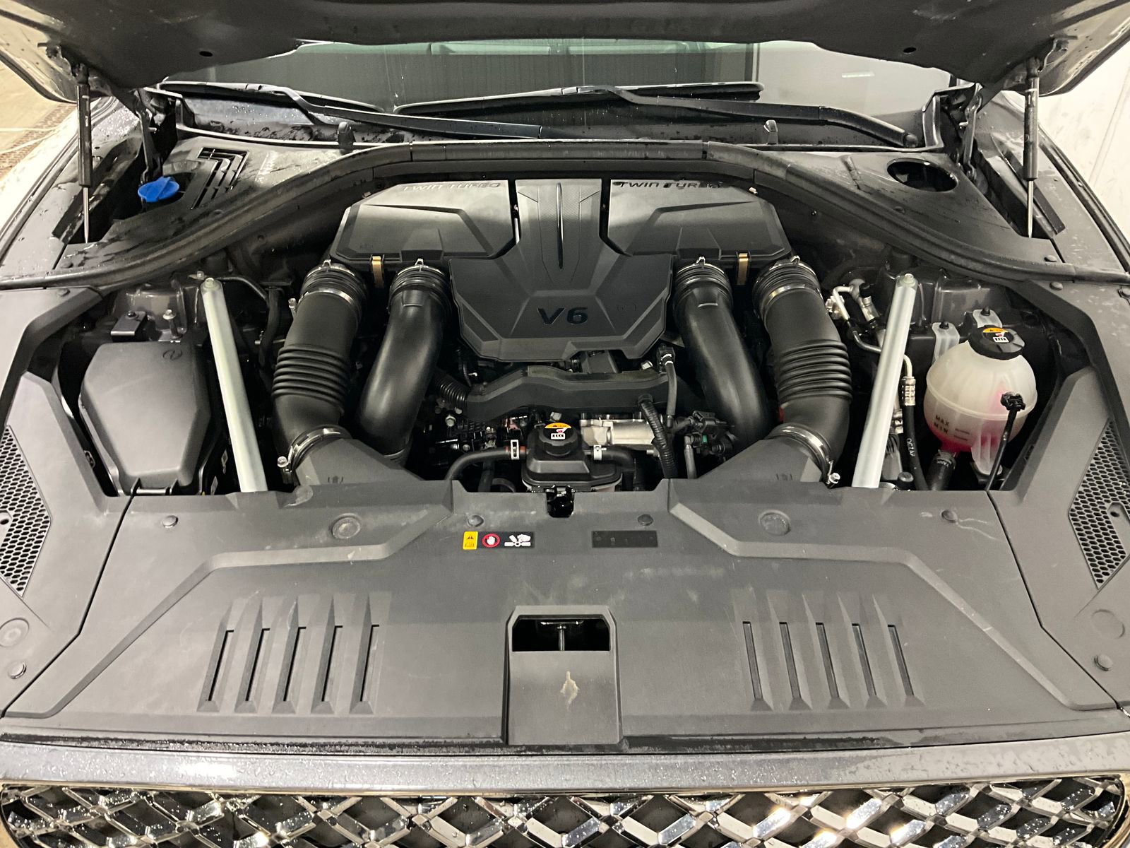 Used 2022 Genesis GV70 3.5T Sport w/ Sport Prestige Package image 12