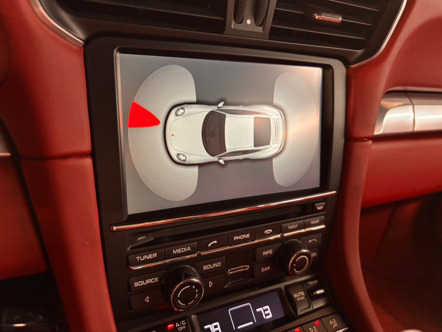 Used 2014 Porsche 911 Carrera 4S image 32