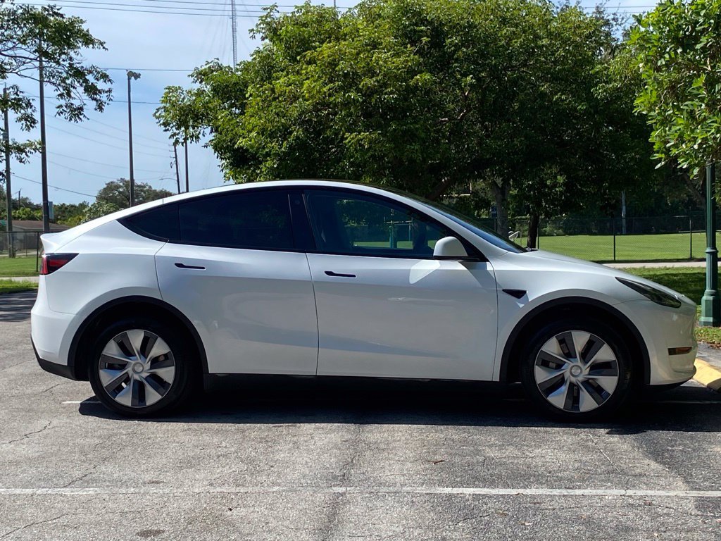Used 2023 Tesla Model Y Long Range AWD/4WD image 13
