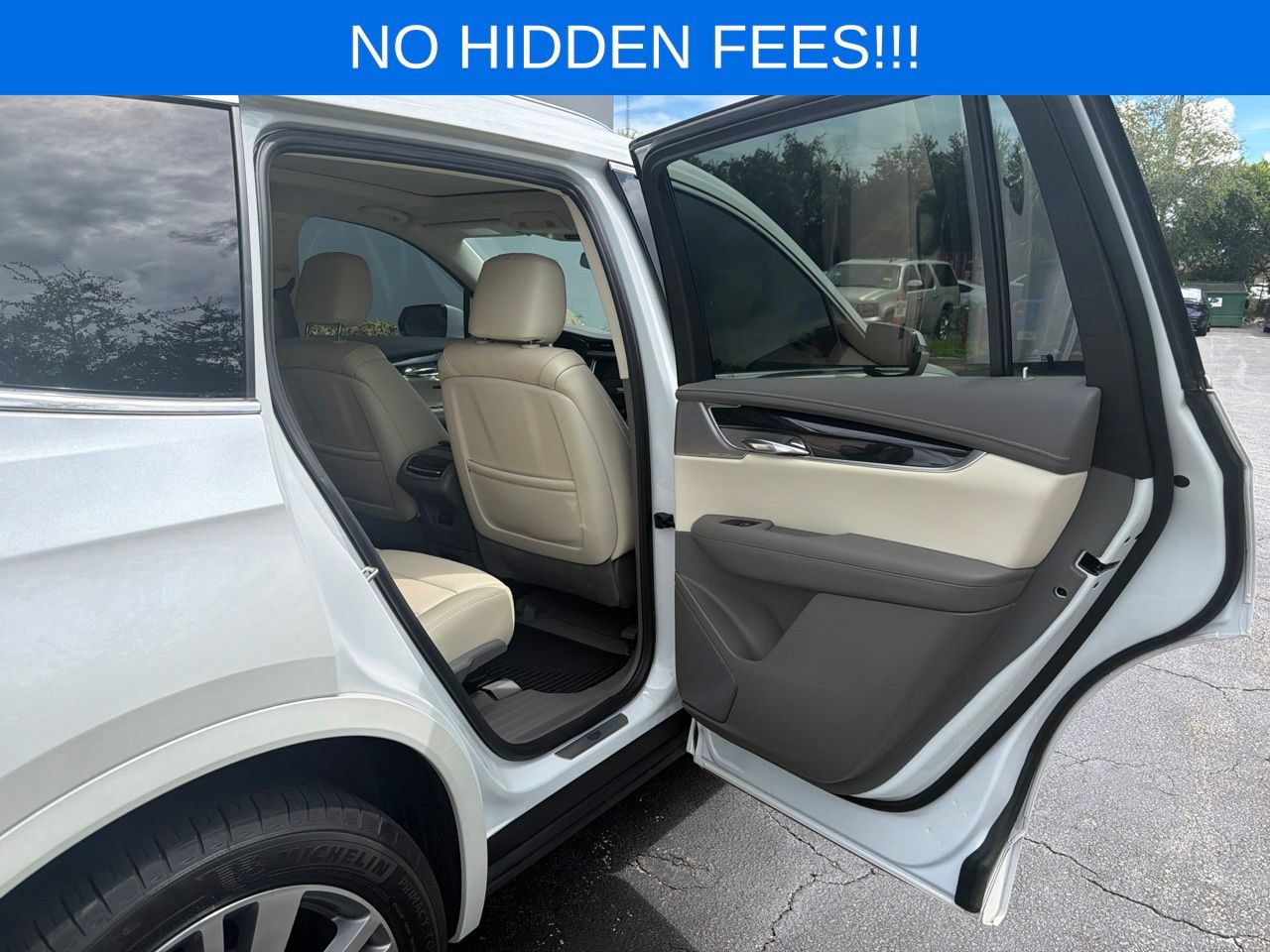 Used 2025 Cadillac XT6 Premium Luxury w/ LPO, Floor Liner Package FWD image 28