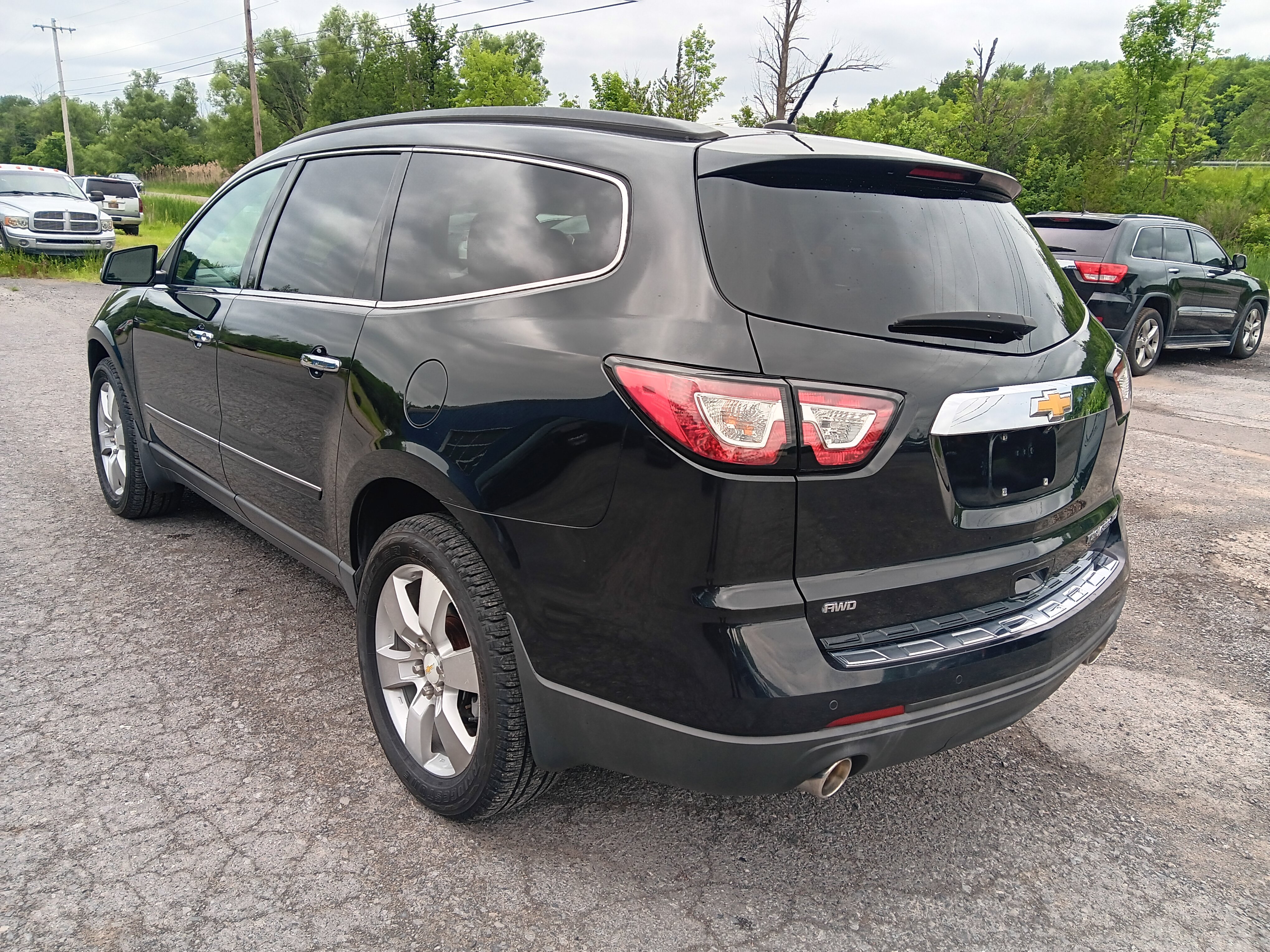 Used 2015 Chevrolet Traverse LTZ AWD/4WD image 3