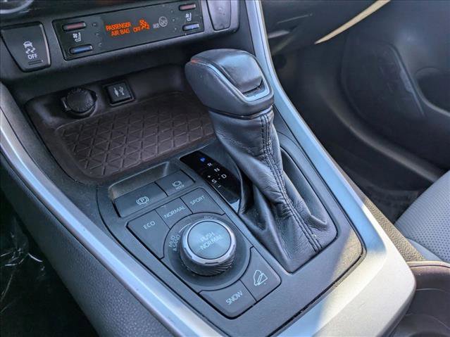 Used 2019 Toyota RAV4 Limited image 11