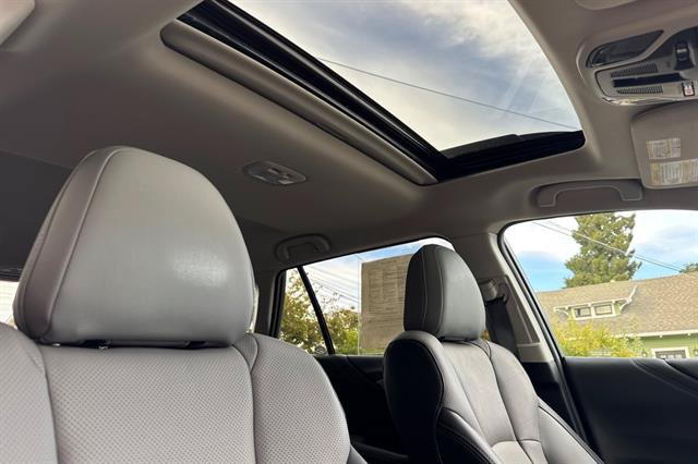 Used 2024 Subaru Outback Limited XT AWD/4WD image 18