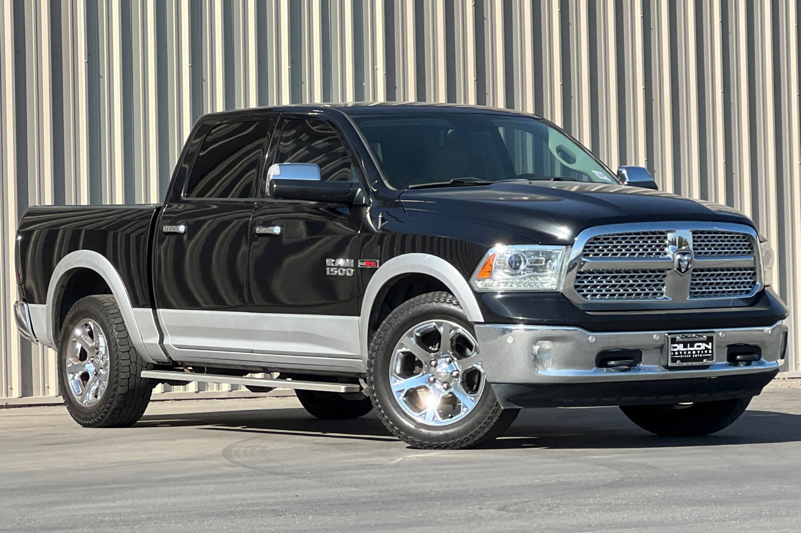 Used 2018 RAM 1500 Laramie w/ Convenience Group AWD/4WD image 2