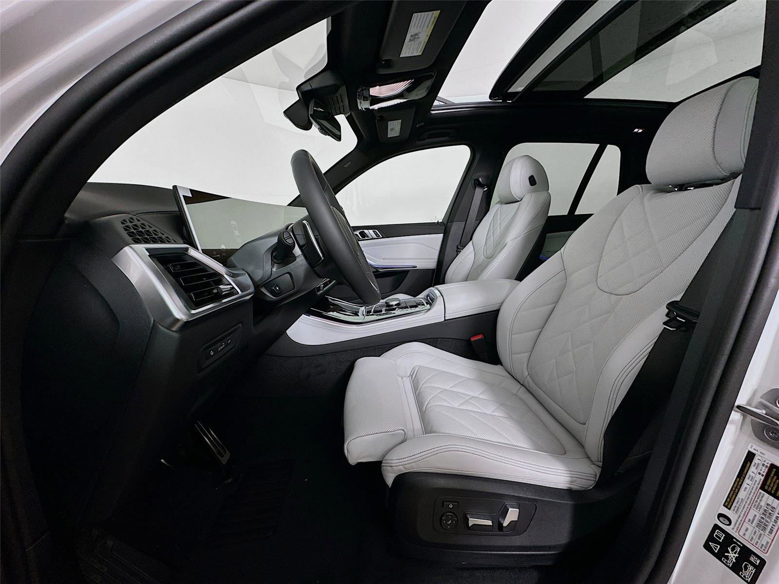 New 2026 BMW X5 xDrive40i w/ M Sport Package image 22